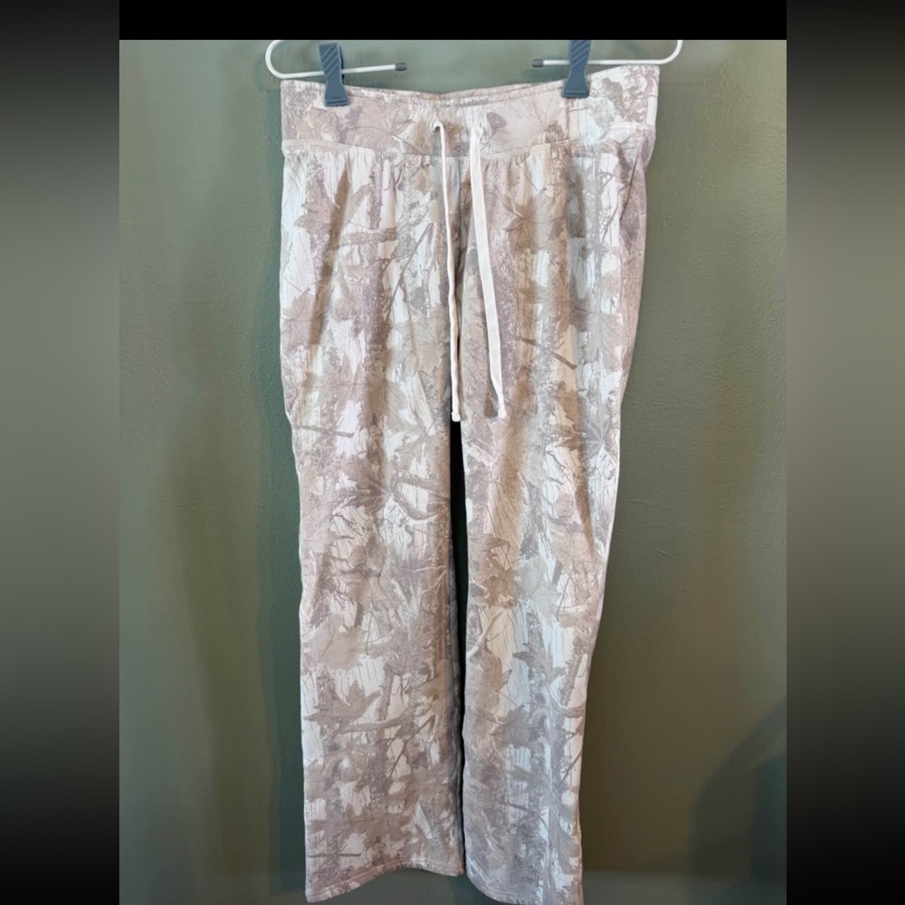 Hollister Cream Camo Sweatpants